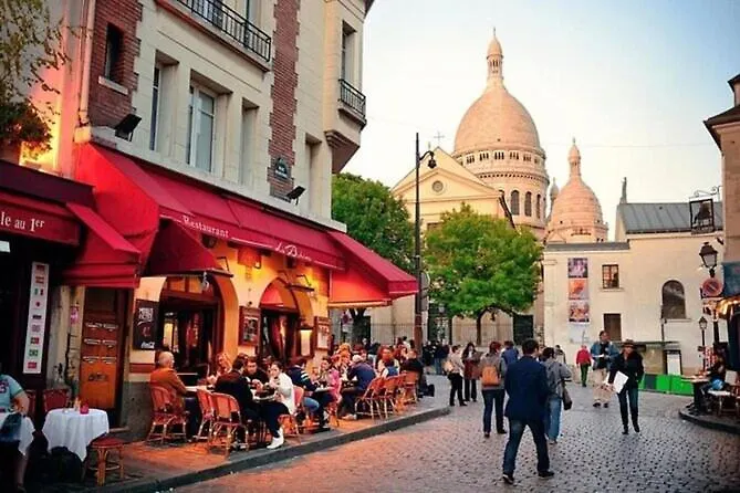Avec Balcon Pres Sacre Coeur *