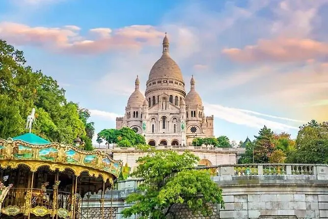 Avec Balcon Pres Sacre Coeur